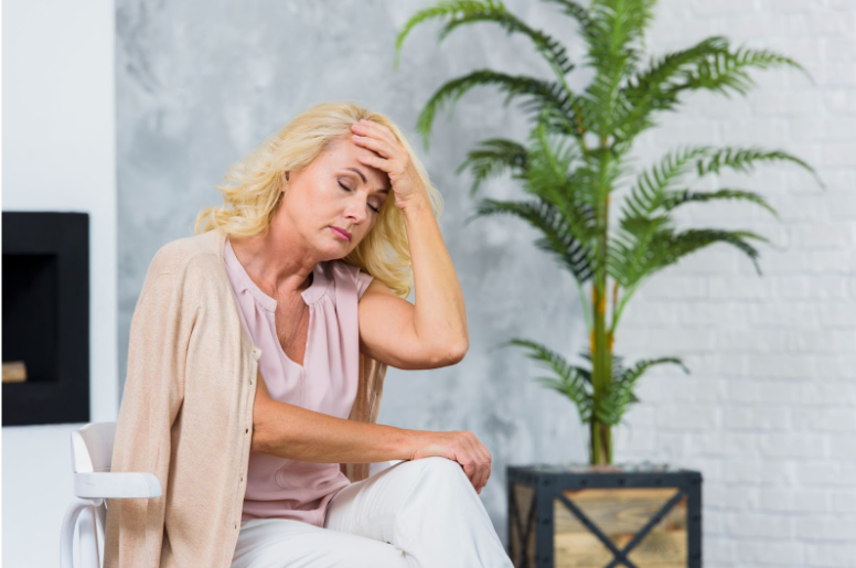 Menopause Support: Managing Symptoms with the Right Nutrients