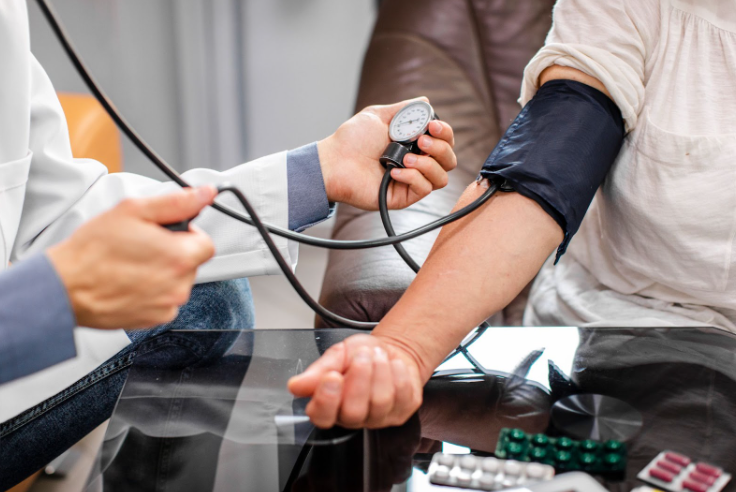 Blood Pressure & Diet Foods That Help Maintain a Healthy Heart